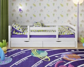 Детская кровать из массива березы Соня-5 (Белый/Лак) в Челябинске - cheliabinsk.ok-mebel.com | фото
