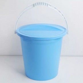 Ведро пластиковое с крышкой бледно-голубой/белый, 14 л, 1/10 в Челябинске - cheliabinsk.ok-mebel.com | фото